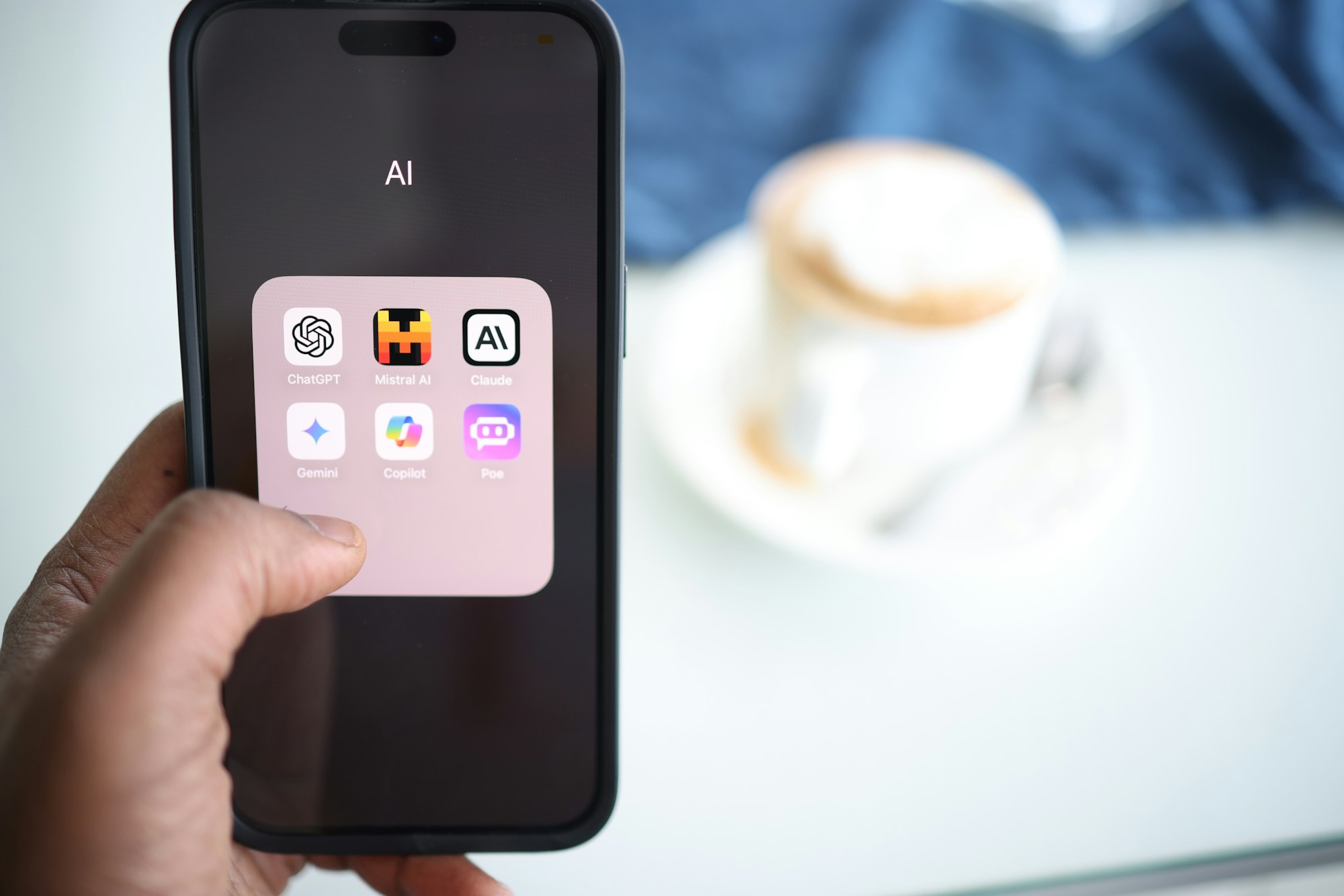 Exploring the Best Free AI Apps for Your Phone
